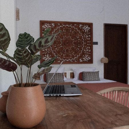 Clics Coliving & Coworking Hotel Dikwella Eksteriør billede