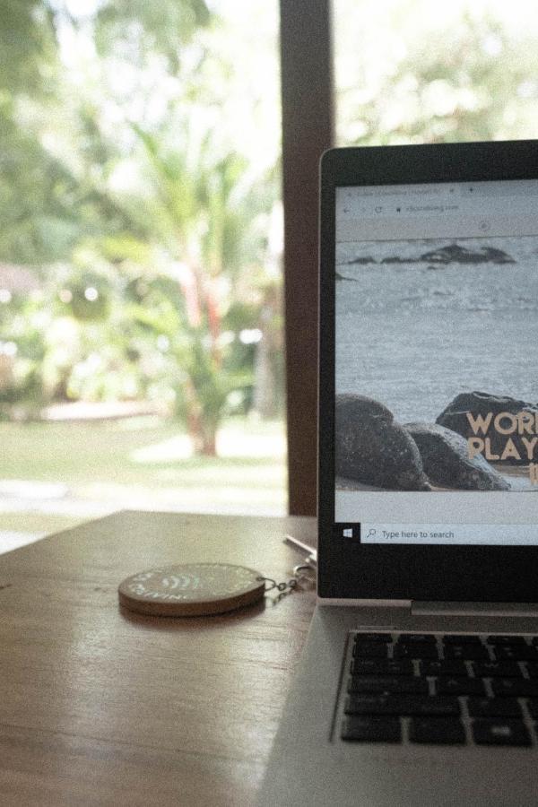 Clics Coliving & Coworking Hotel Dikwella Eksteriør billede
